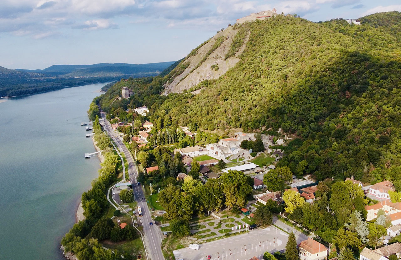 A Visegrádi Nagyparkoló Környezete - Városi Nagypark 