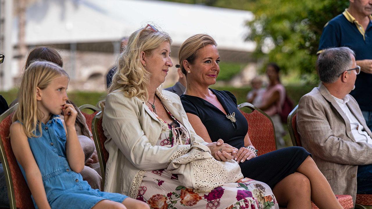 A Visegrádi Nagyparkoló Környezete - Városi Nagypark Átadása