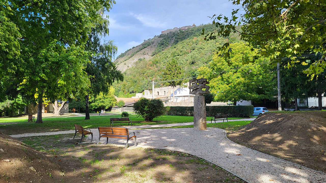 A Visegrádi Nagyparkoló Környezete - Városi Nagypark Átadása